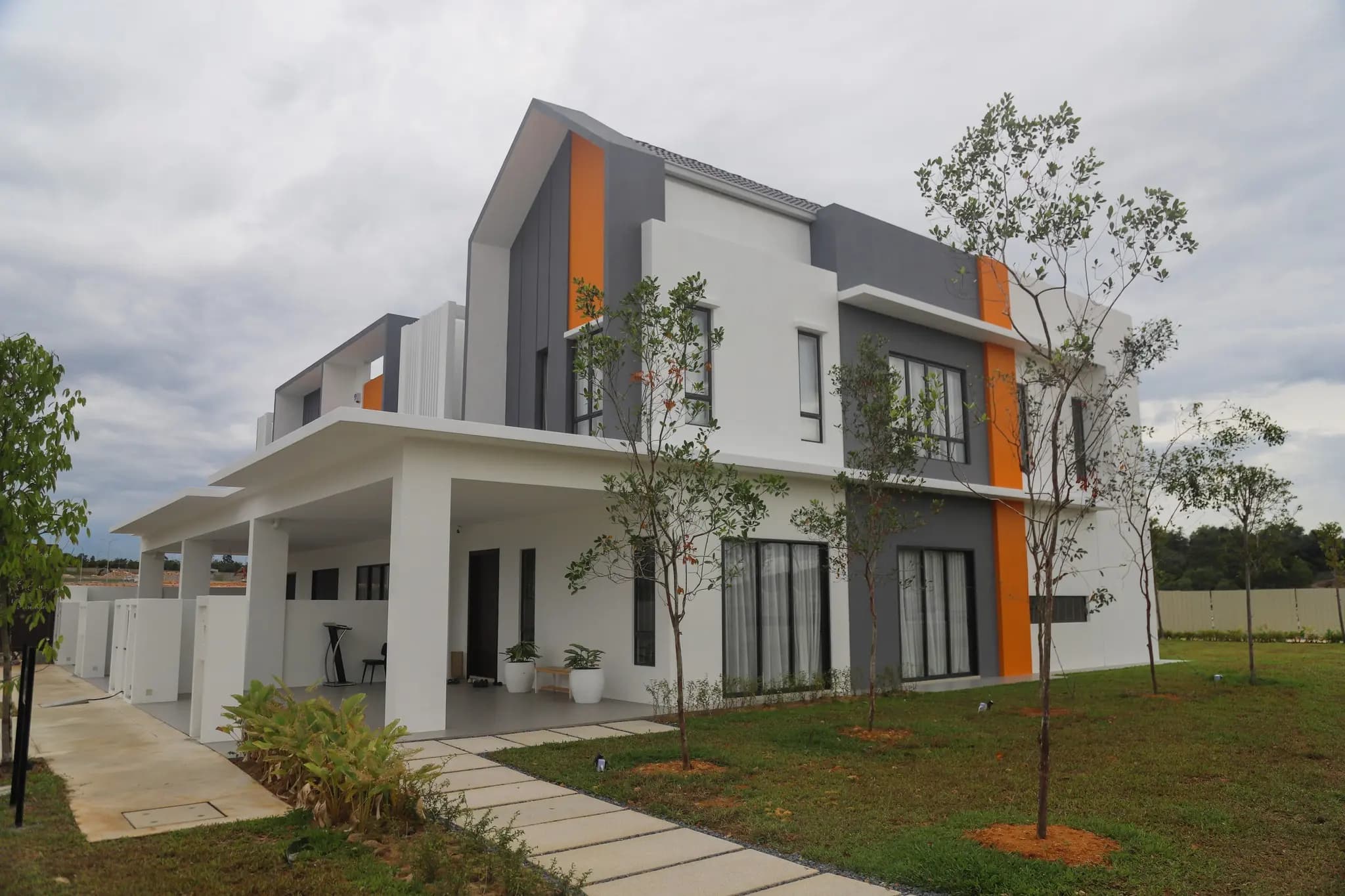 Suria Heights Show Unit